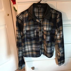 Plaid Button-up Long-Sleeved Top